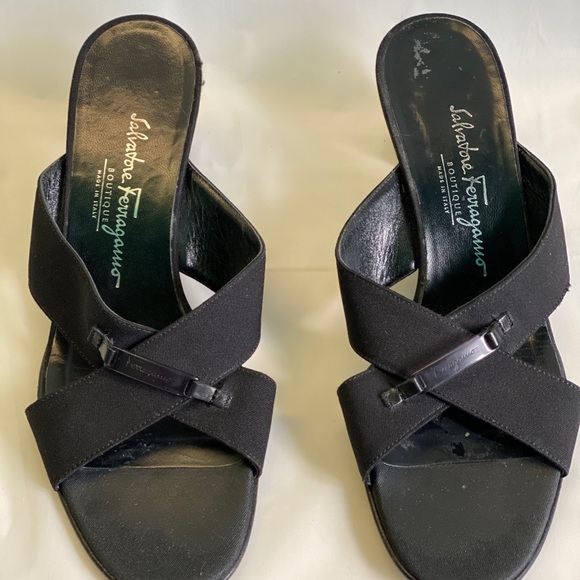 Salvatore Ferragamo Boutique Black Sandal - Picture 2 of 8